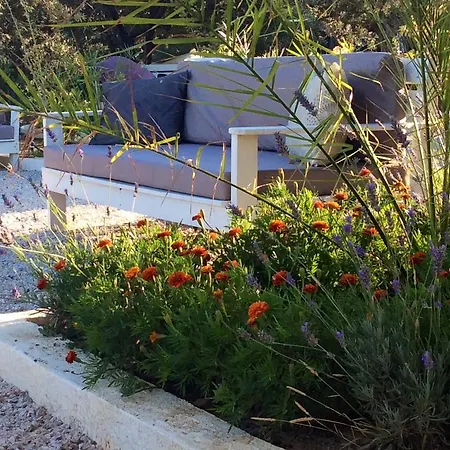 Club Beyaz База отдыха *